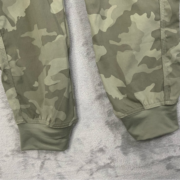 Prana Sky Canyon Joggers. Green Camo. Women’s Prana Size 10. (NWT). - Picture 5 of 8